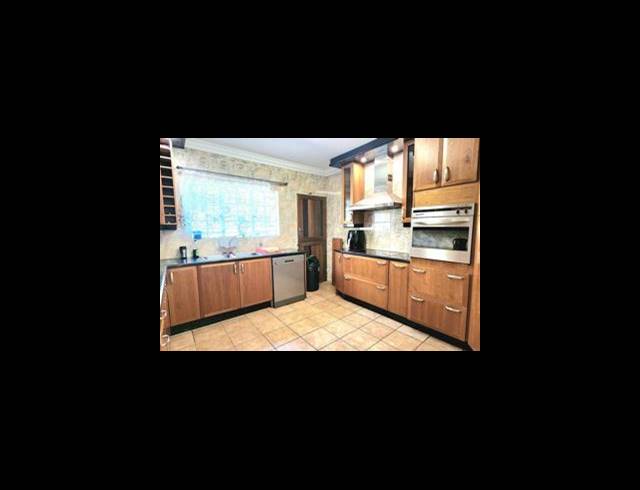 3 BEDROOM TOWNHOUSE FOR SALE IN ALBERTON NORTH